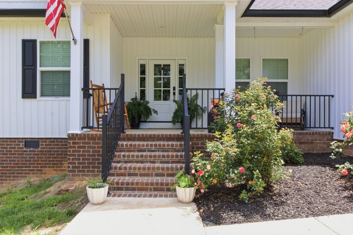 Property Photo:  33 King Arthur Dr  TN 38242 
