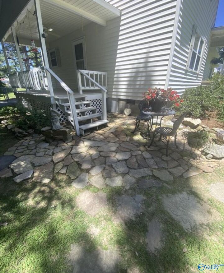 Property Photo: 1066 County Road 10 AL 35957