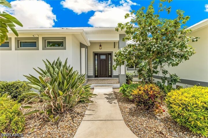 Property Photo:  2477 Sierra Lane  FL 33950 