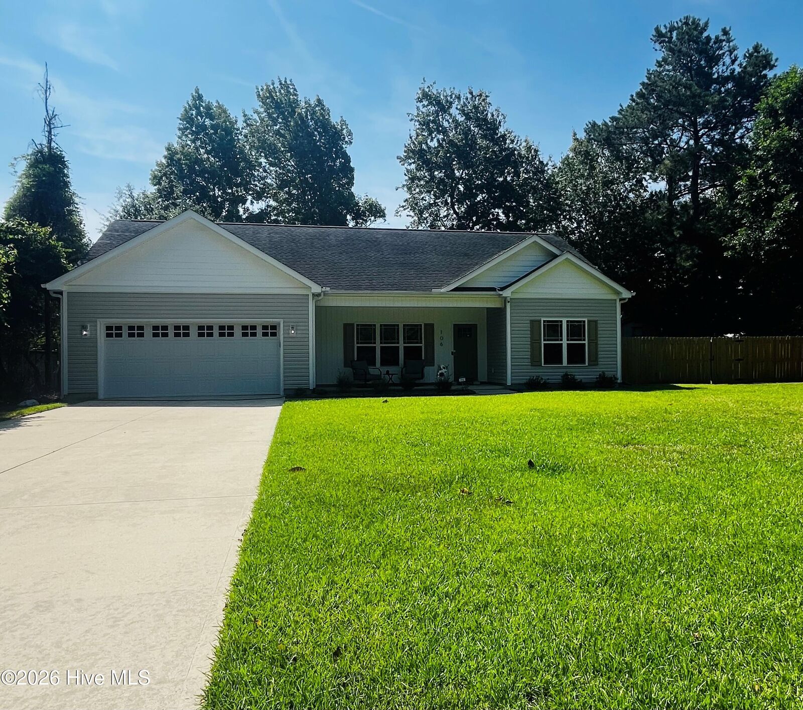 Property Photo: 106 Driftwood Lane NC 28443