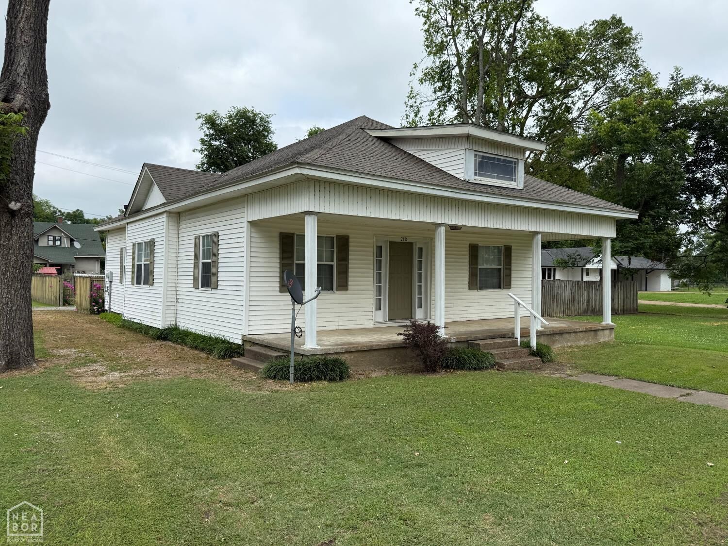 Property Photo: 210 Broadway Street AR 72365