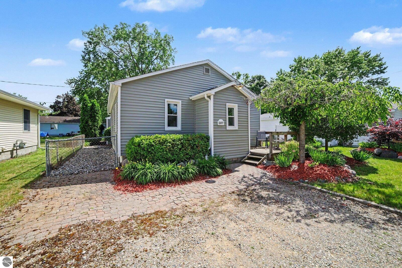 Property Photo:  1107 Ward Street  MI 48858 
