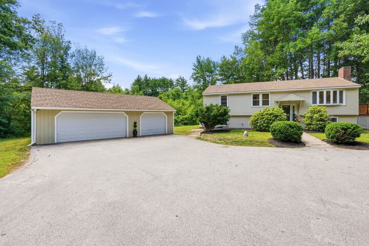 Property Photo: 632 Raymond Road NH 03036