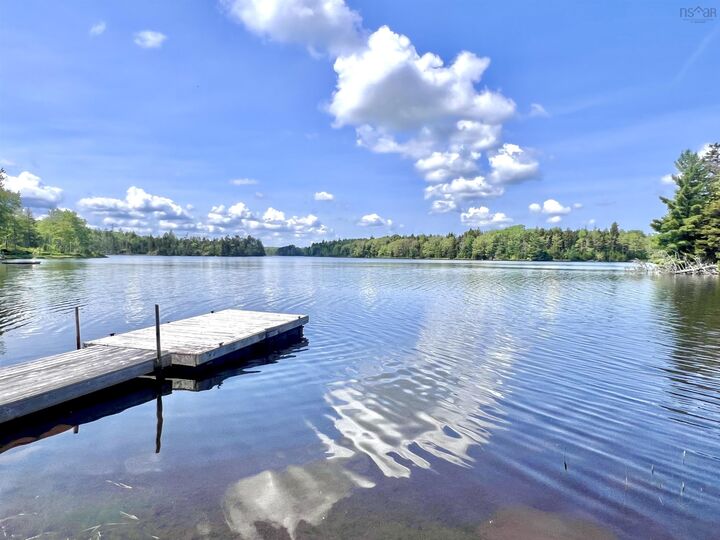 Property Photo: 172 Hillcrest Drive NS B0N 2M0