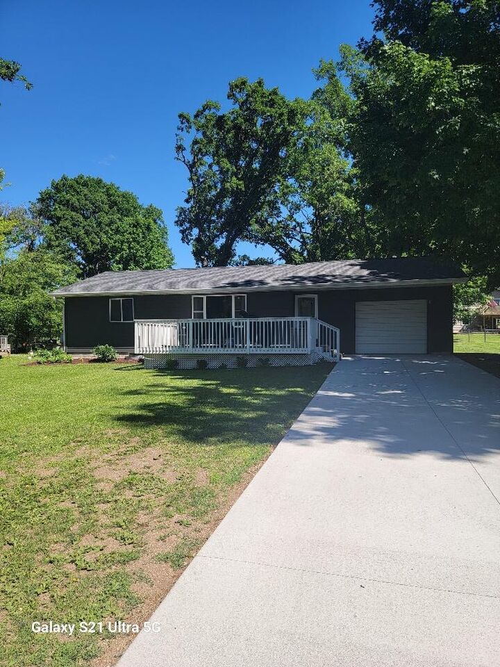 Property Photo:  550 7th Street W  MN 56438 