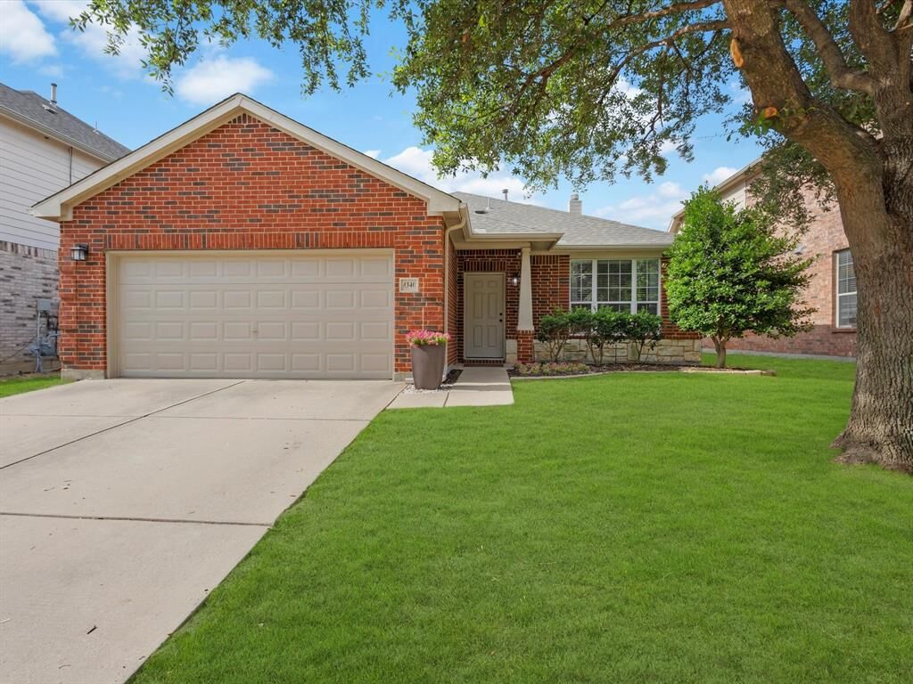 Property Photo: 4340 Summer Star Lane TX 76244