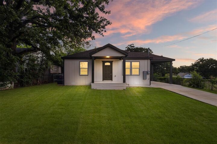 Property Photo:  4612 Shackleford Street  TX 76119 