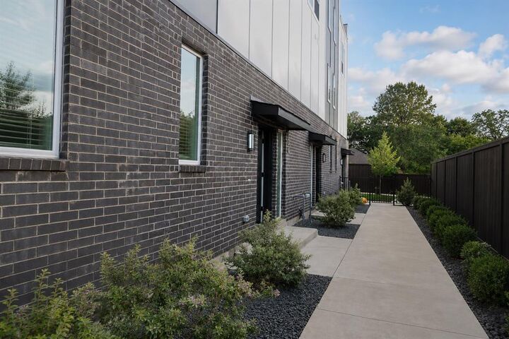 Property Photo:  7207 Mohawk Drive 106  TX 75235 