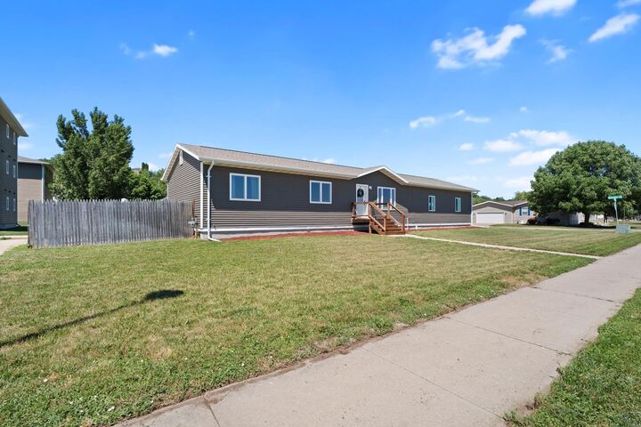 Property Photo: 1506 Brandon Drive SD 57069