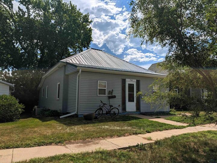 Property Photo:  704 Ave H  IA 51023 