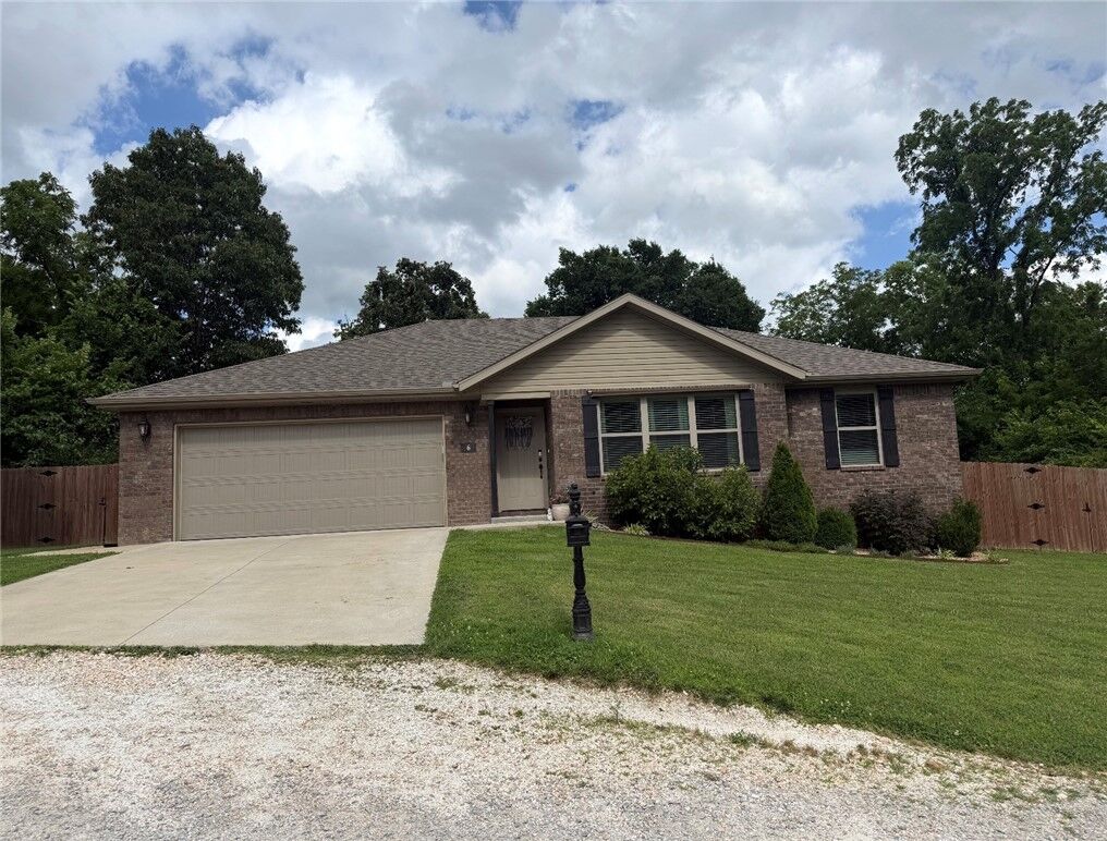 Property Photo:  6 Exminster Lane  AR 72714 