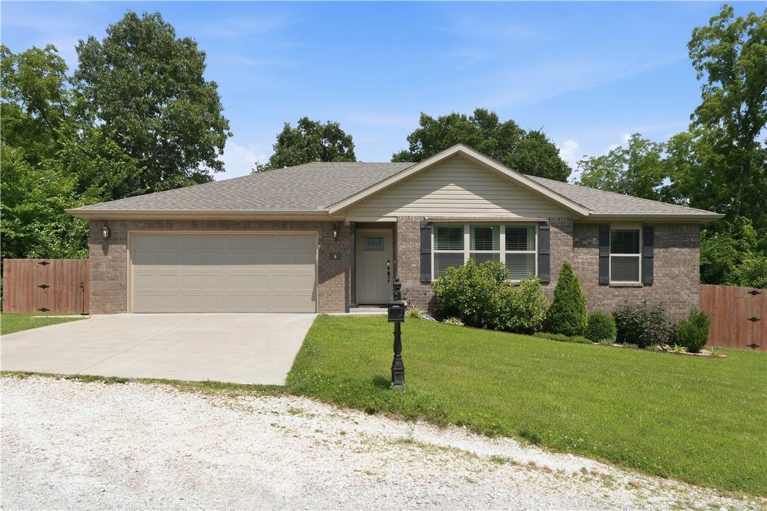 Property Photo:  6 Exminster Lane  AR 72714 