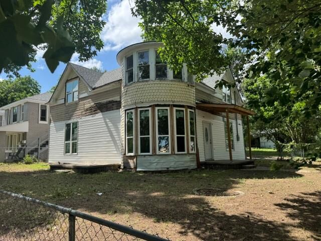Property Photo: 602 N Bell Avenue OK 74801
