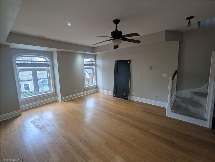 Property Photo:  35 Pearl Street S Upper  ON L8P 3W7 