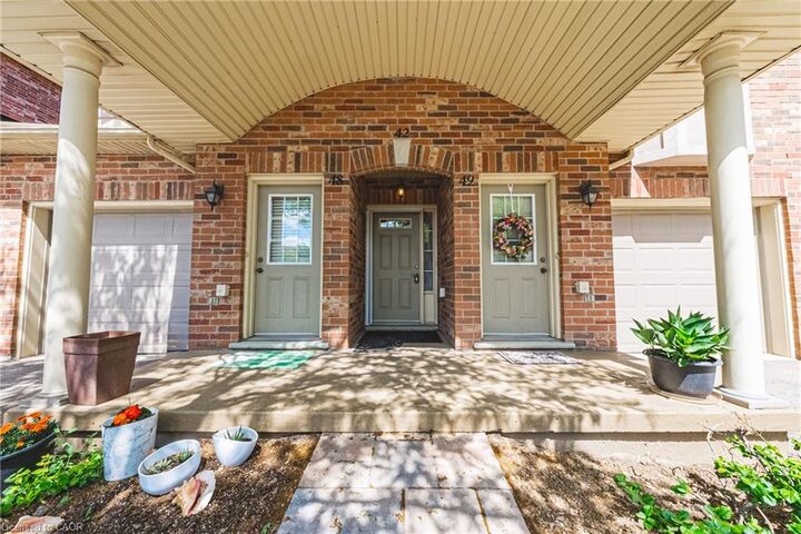 Property Photo:  4045 Upper Middle Road 42  ON L7M 4S9 