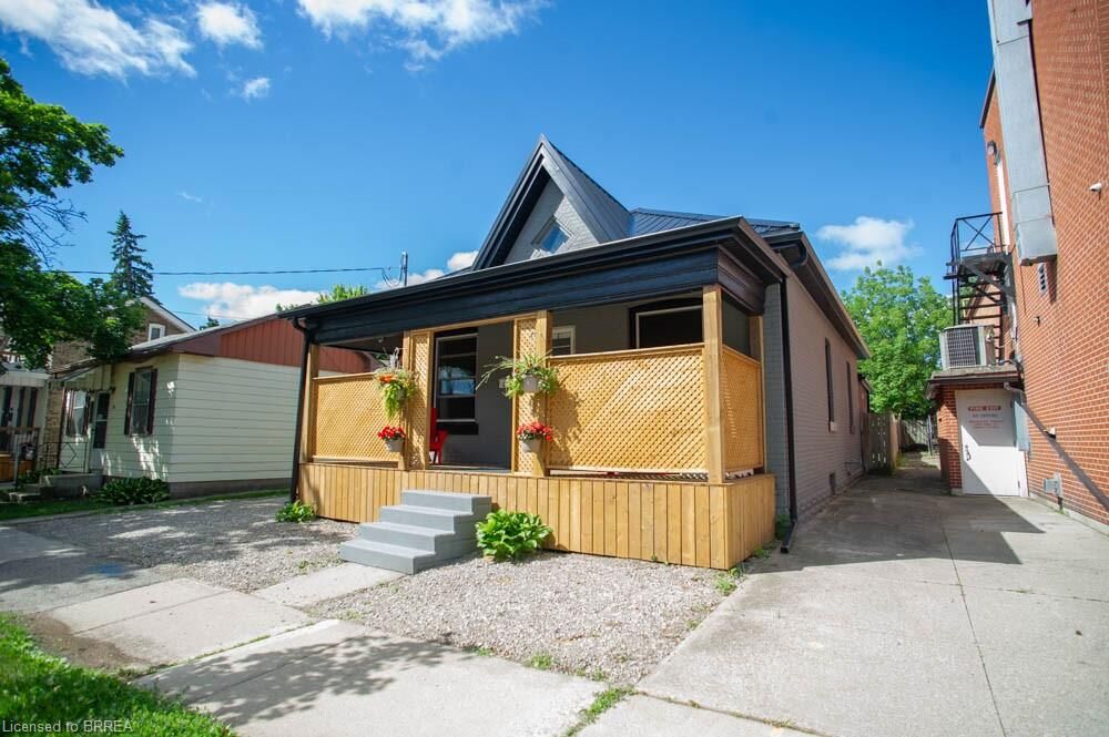 Property Photo:  150 Pearl Street  ON N3T 3P4 