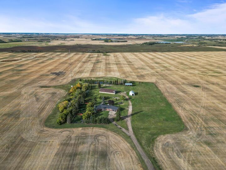 Property Photo: 20042 Township Road 472 AB T4V 2N1