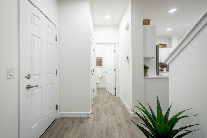 Property Photo:  11 Heritage Point  AB T4C 0L3 