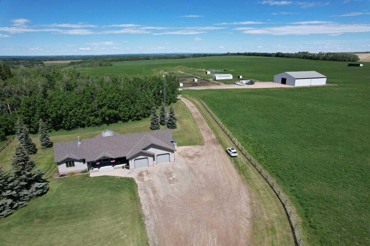 Property Photo: 2054 Township Road 342 Township AB T0M 0K0
