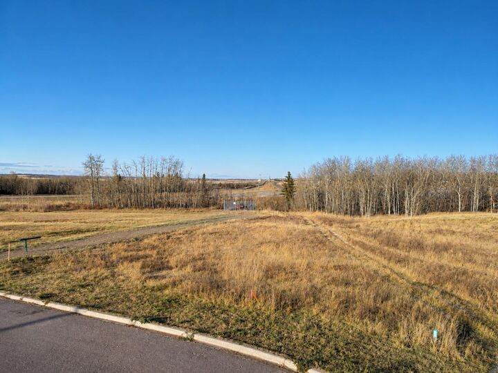 Property Photo: 5130 40 Avenue Lot 9 AB T4G 1Z1