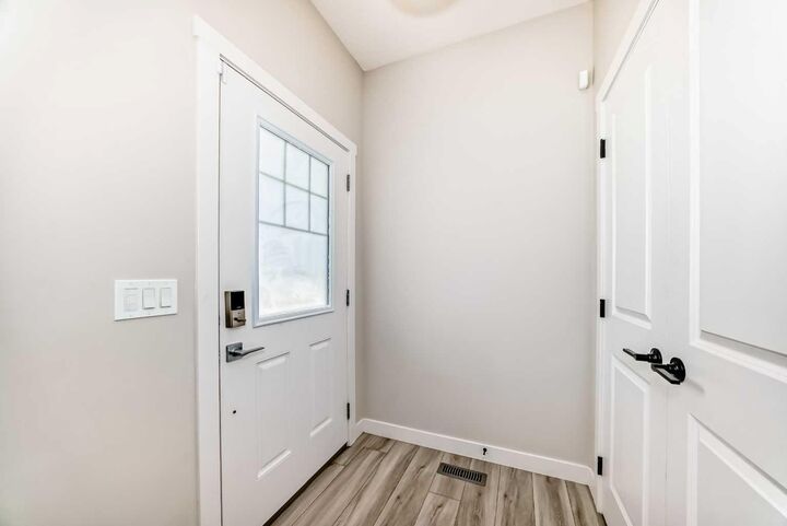 Property Photo: 1104 Bayview Gardens SW AB T4B 5K4