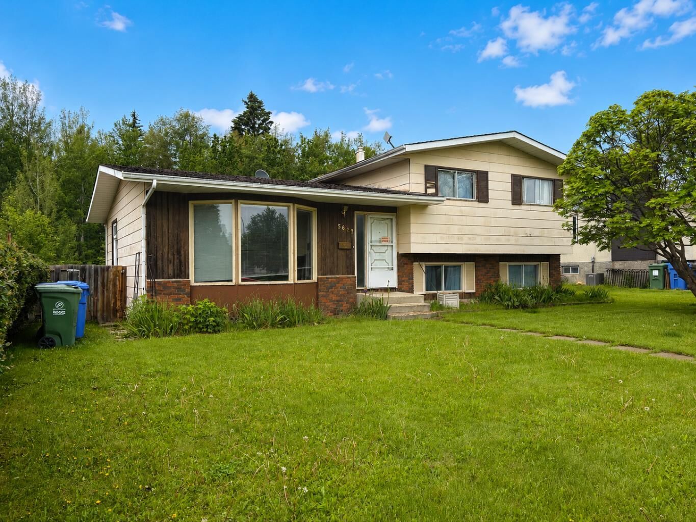 Property Photo: 5620 57 Street AB T4T 1H7
