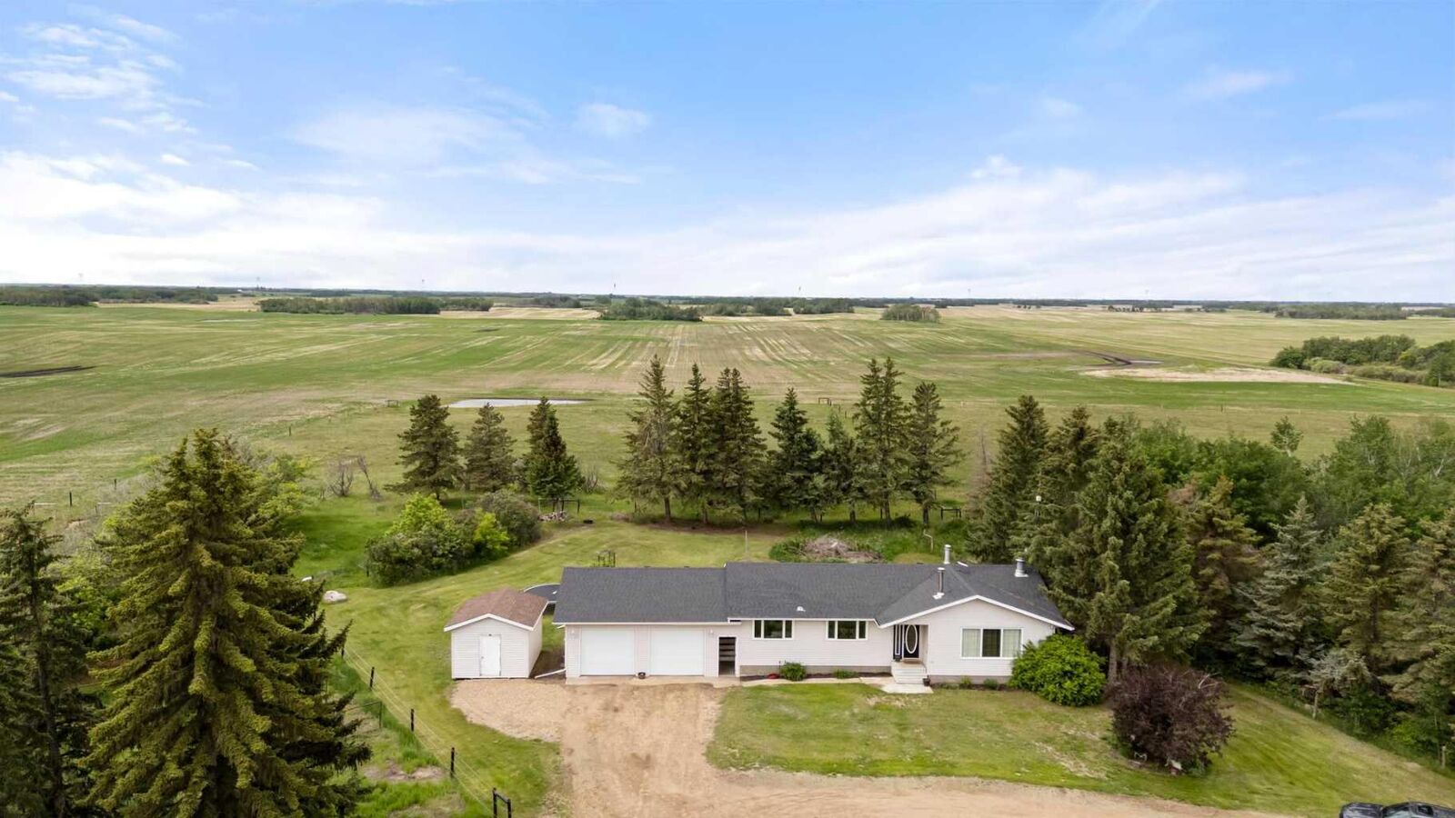 Property Photo:  41176 RR 154  AB T0B 1N0 