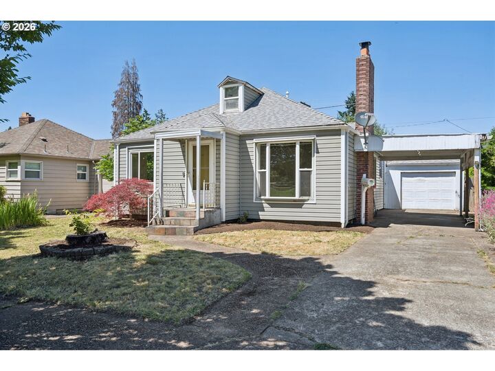 Property Photo: 1385 NE Pearl St OR 97301