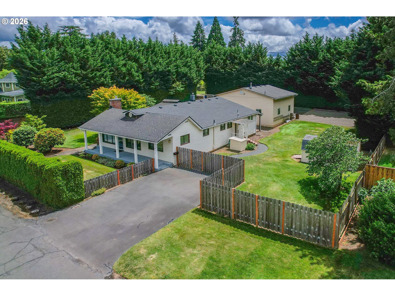Property Photo:  8480 SE Hood St  OR 97015 