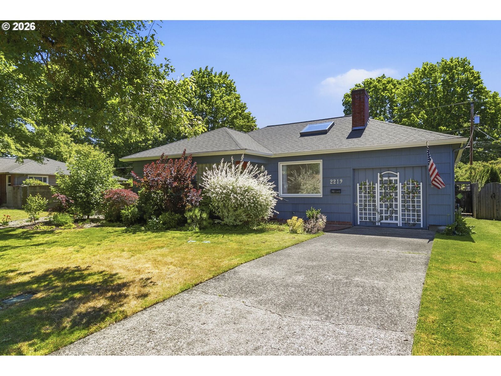 Property Photo:  2219 Washington Way  WA 98632 
