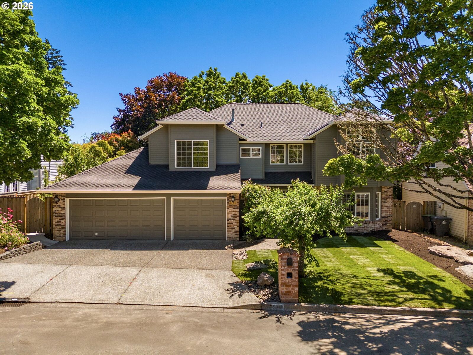 Property Photo: 5710 Southwood Dr OR 97035