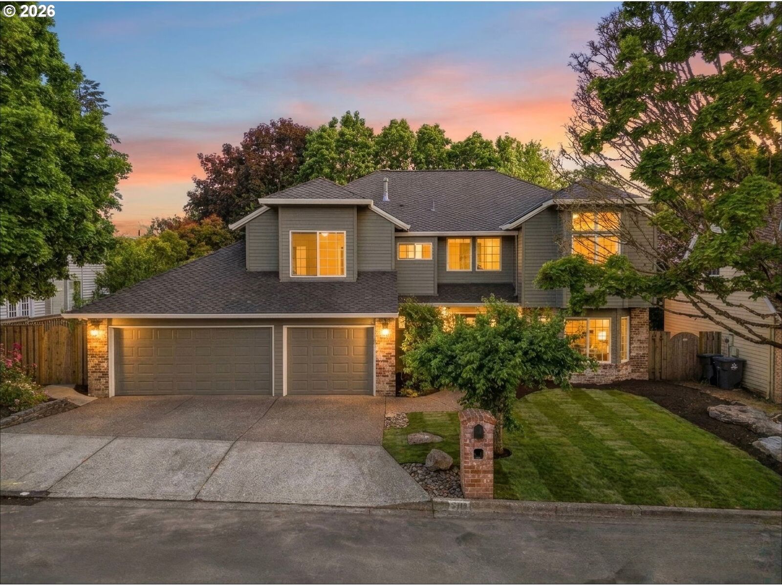 Property Photo: 5710 Southwood Dr OR 97035