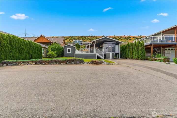 Property Photo:  400 W Emerson Drive  WA 98843 
