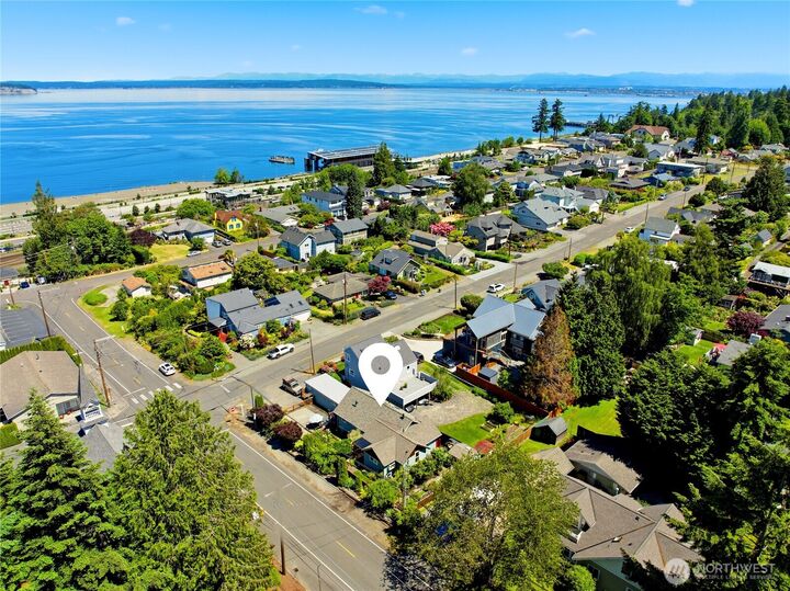 Property Photo:  308  Loveland Avenue  WA 98275 