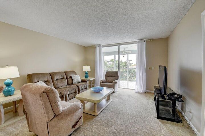 Property Photo: 14671 Bonaire Boulevard Apt 502 FL 33446