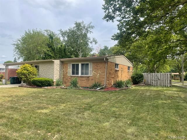 Property Photo: 15341 Marlow Corner N MI 48237