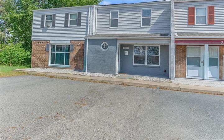 Property Photo: 3250 Saxon Pl VA 23453
