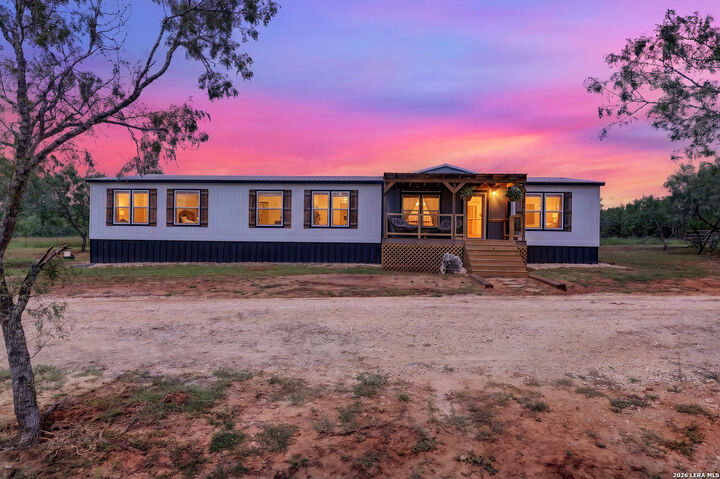 Property Photo: 622 County Road 460 TX 78160