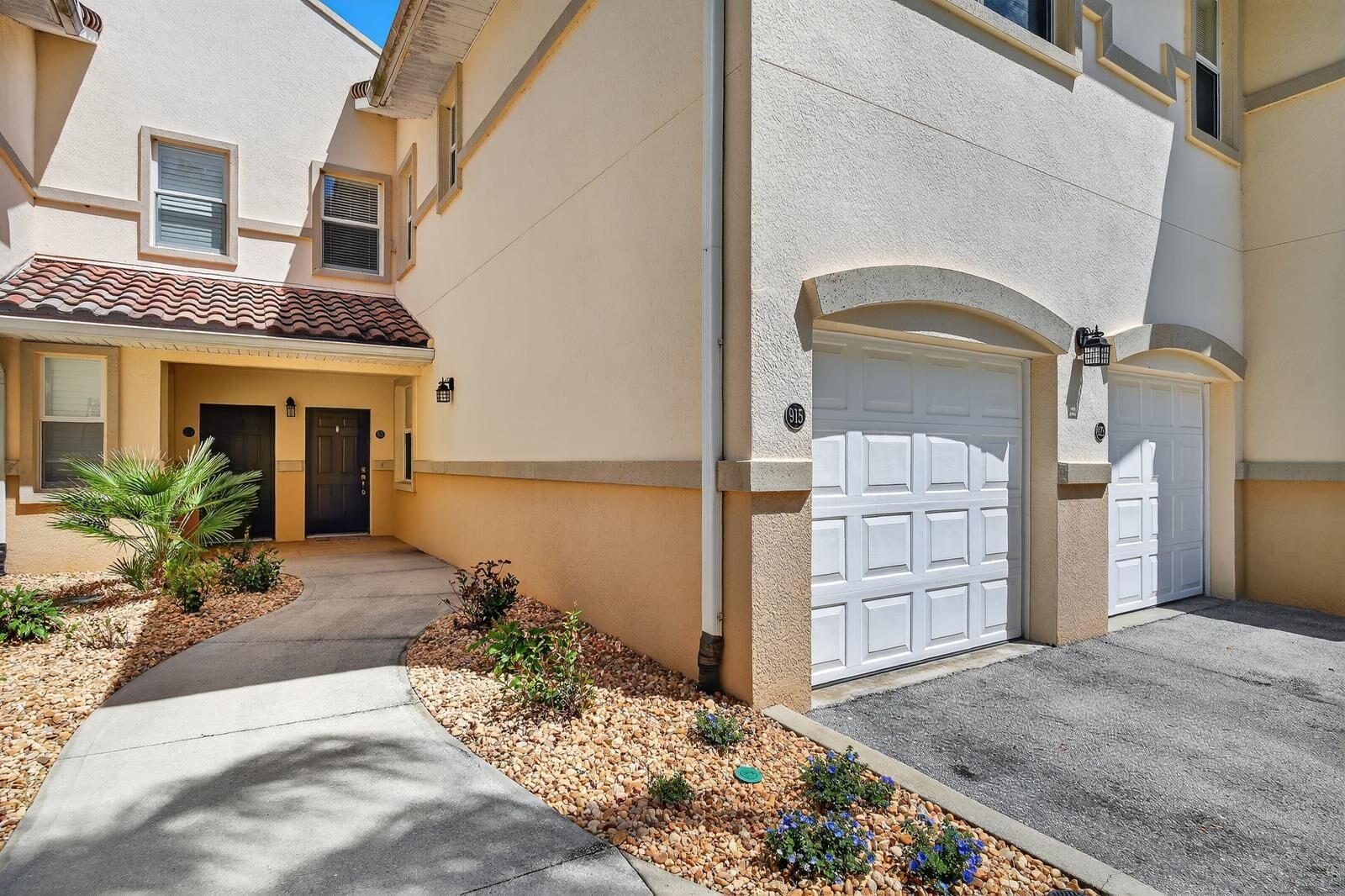 Property Photo:  200 Riverview Bnd 915  FL 32137 