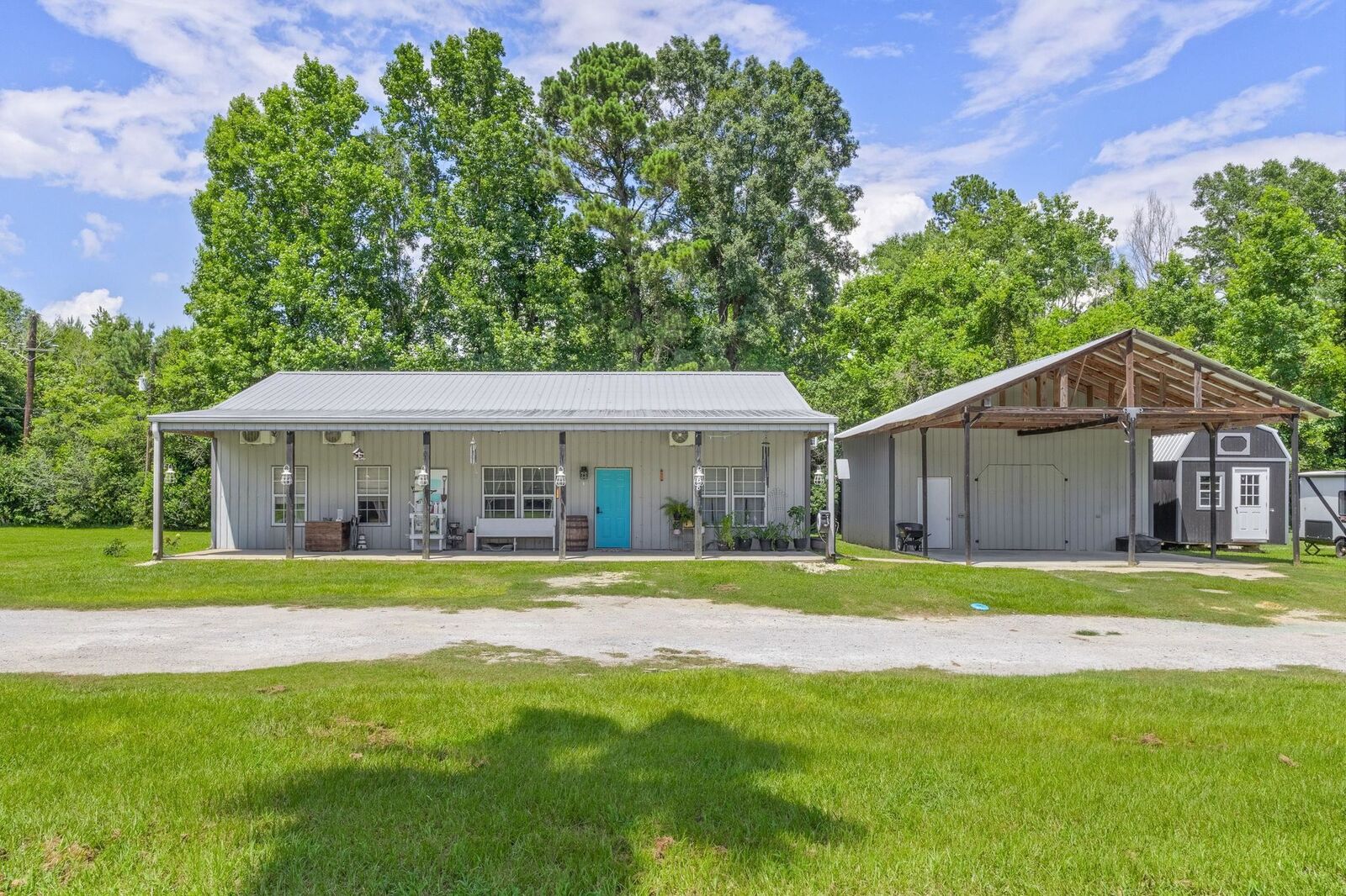 Property Photo: 768 County Road 792 TX 77612