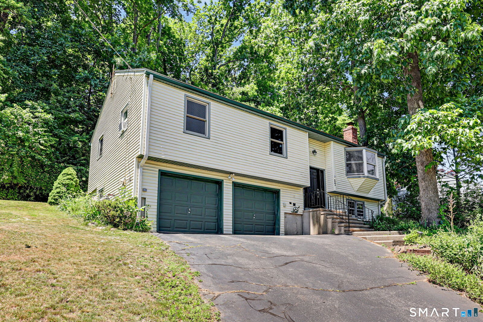 Property Photo: 17 Fowler Terrace CT 06460