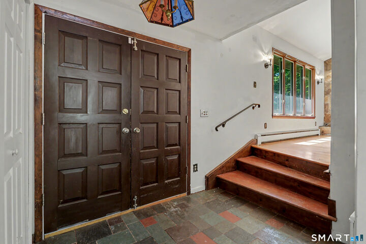 Property Photo:  