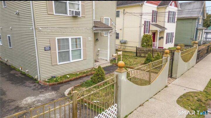 Property Photo:  13 Button Street  CT 06519 