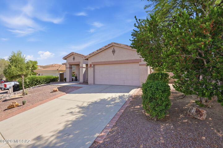 Property Photo: 13853 N Bushwacker Place AZ 85755