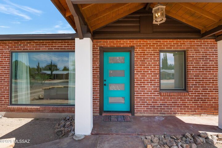 Property Photo:  2901 E Sylvia Street  AZ 85716 