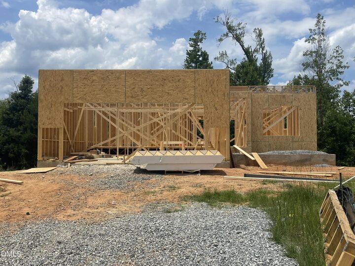 Property Photo: 611 Melrose Court NC 27330