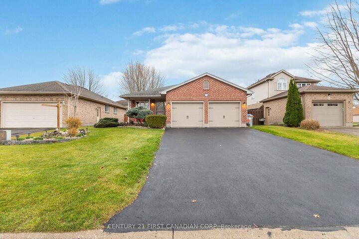 Property Photo:  7 Juniper Crescent  ON N7G 4C1 