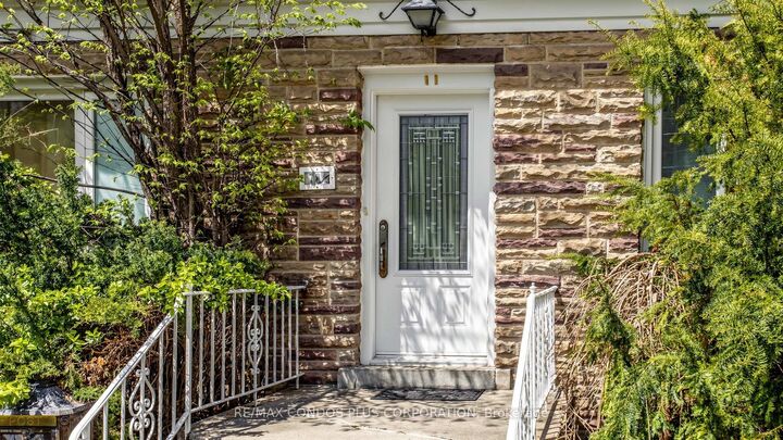 Property Photo: 78 Spring Garden Avenue ON M2N 3G3