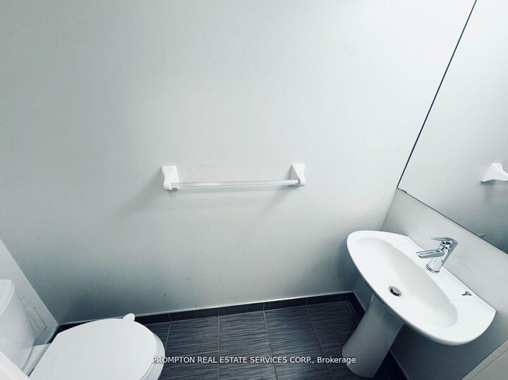 Property Photo: 19 Anndale Drive Th10 ON M2N 0H2