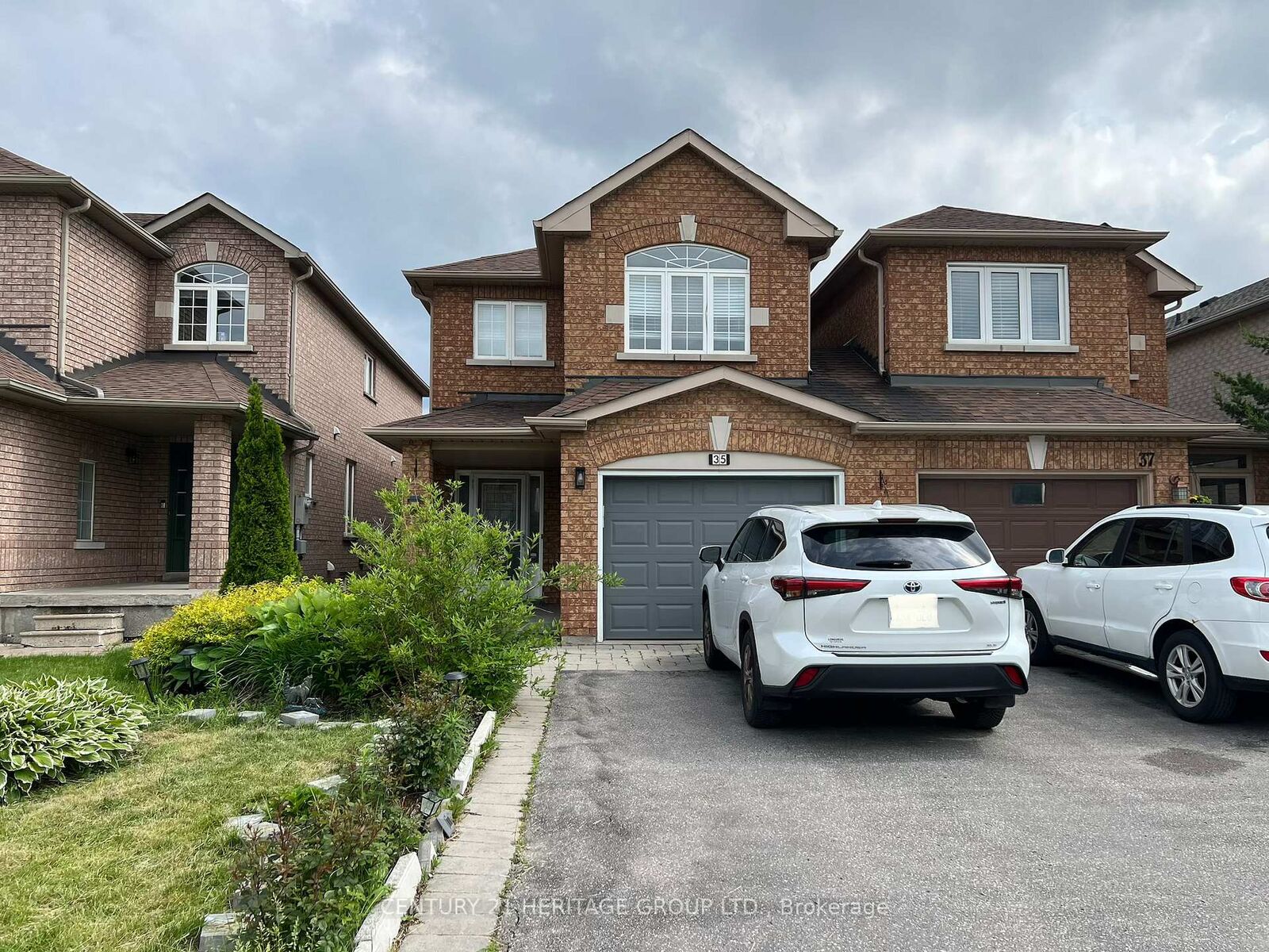 Property Photo:  35 Brightsview Drive  ON L4E 3Z1 